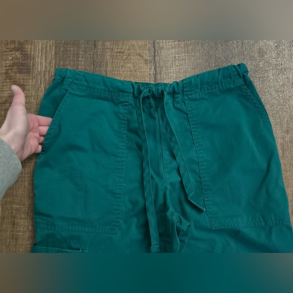 📦LAST CHANCE: DONATING📦 Cherokee | Emerald Green Drawstring Cargo Scrub Pants - Picture 3 of 5